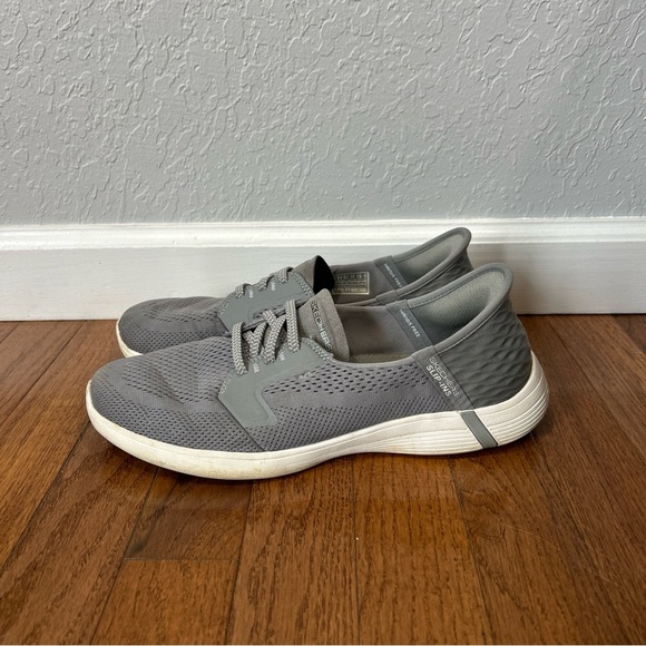 Skechers Shoes - Skechers On The Go Walking Shoes Slip-Ins Hands Free Women’s Size 9 Gray